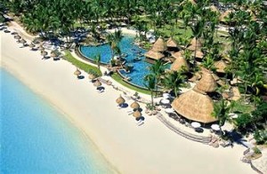 Mauritius Hotel La Pirogue 300x196 Spunti di viaggio: reportage Mauritius, l’Isola della bellezza e dell’armonia…. 