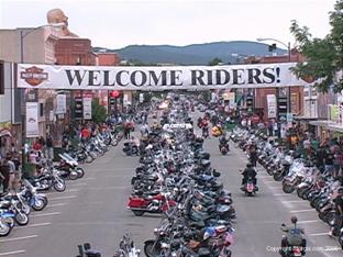 In South Dakota al via la 69° edizione dello storico raduno motociclistico delle Black Hills