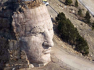 Crazy Horse Memorial annuncia la tradizionale marcia al volto di Cavallo Pazzo