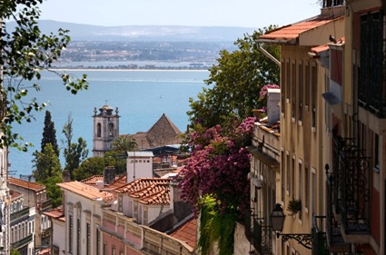 A Lisbona una vacanza divertente alla portata di tutte le tasche