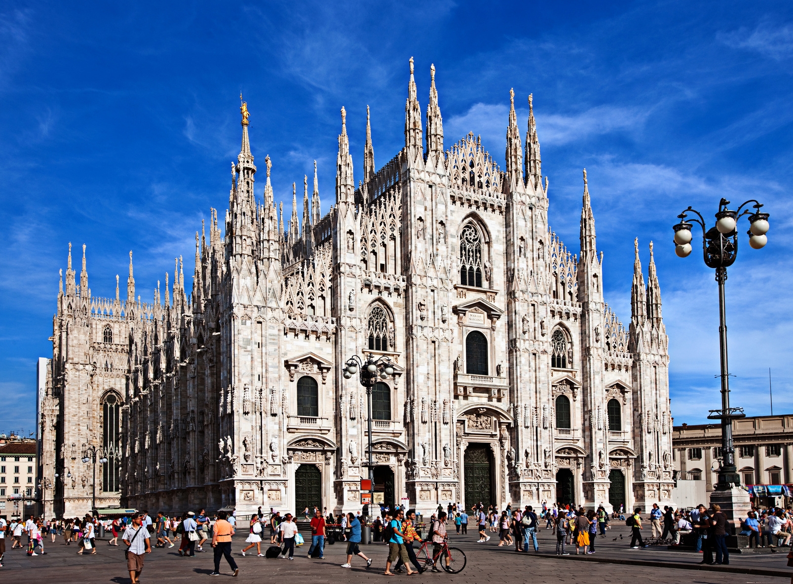 Milano meta preferita da turisti stranieri: cinesi top spender