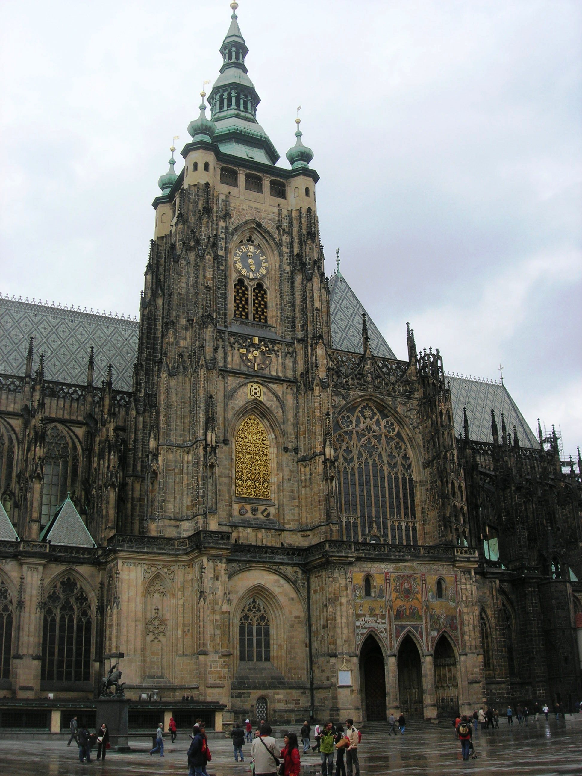 Praga, splendida ed elegante città dalla storia millenaria