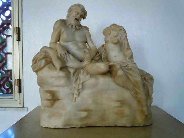 Cartagine statua maschile con donna
