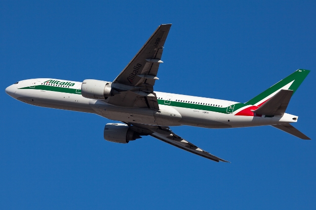 Alitalia: lunedì 40% voli cancellati
