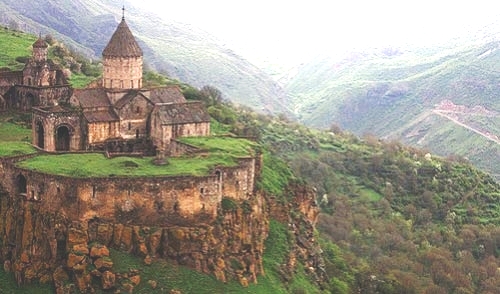 L’Armenia di Estland tra monasteri e Monte Ararat