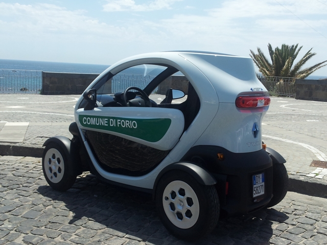 Attualità-Ecologia:Ischia promuove le auto elettriche