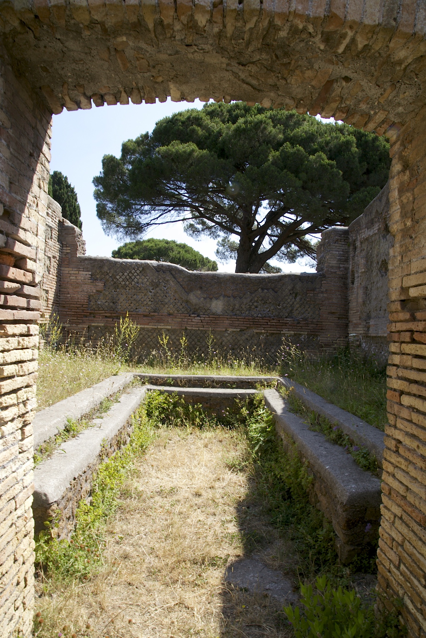 La nostra storia. L’industria turistica nell’antico porto di Roma: accoglienza perfetta, metodi talvolta discutibili