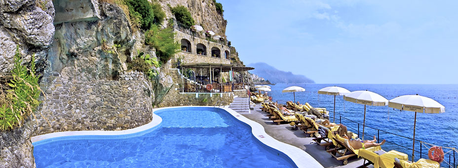 Amalfi, l’Hotel Santa Caterina premiato da Travel & Leisure come Top Resort in Europa