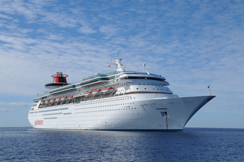 Scelta All Inclusive per Top Cruises con la nave Sovereign della compagniaPullmantur