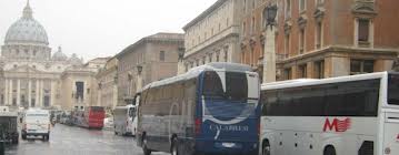 Bus turistici a Roma, no all’aumento del ticket