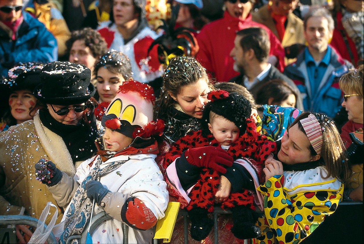 Musica, cortei, balli in maschera piatti tipici: ecco il Carnevale in Ticino
