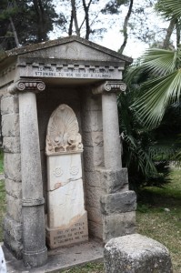 Stele ateniese del IV sec. aC. donata da Atene a Calinmera città della -Gricia- publiese