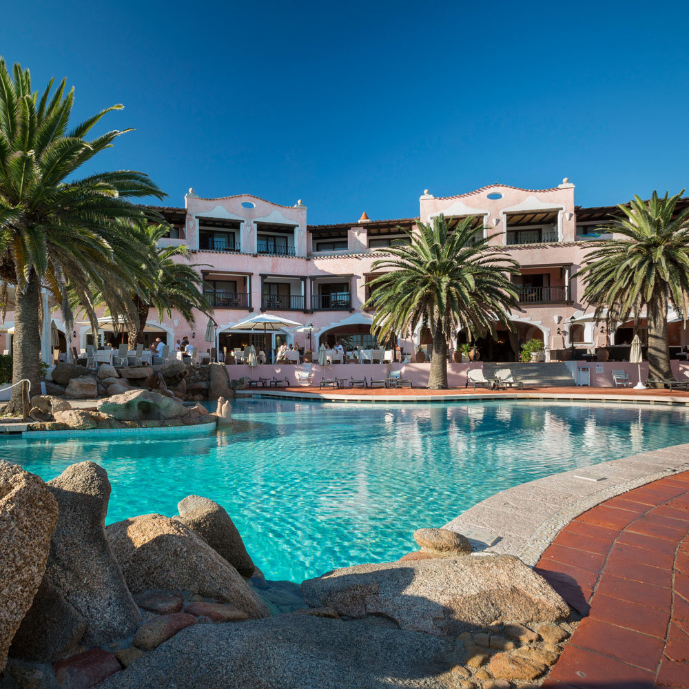 All’Hotel Le Palme della Baja Hotels, in Sardegna, la raffinatezza è di casa