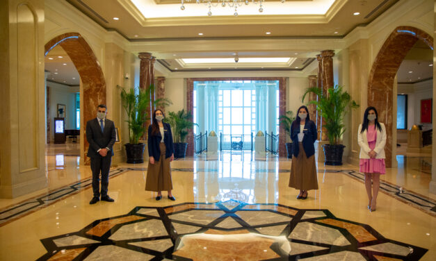 Il Qatar inaugura il programma “Qatar Clean” per il settore turistico