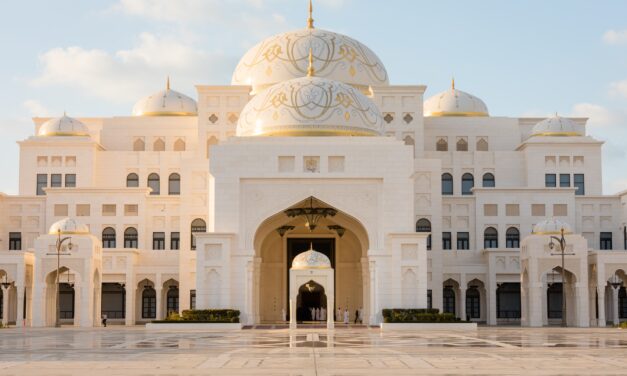 Il Dipartimento Cultura e Turismo di Abu Dhabi offre agli operatori in prima linea contro la pandemia l’ingresso gratuito a due importanti siti culturali