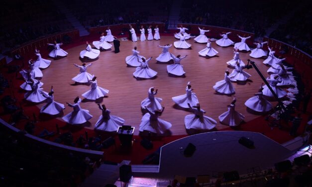 IN TURCHIA, A KONYA, LA CERIMONIA SEB-I-ARUS COMMEMORA RUMI