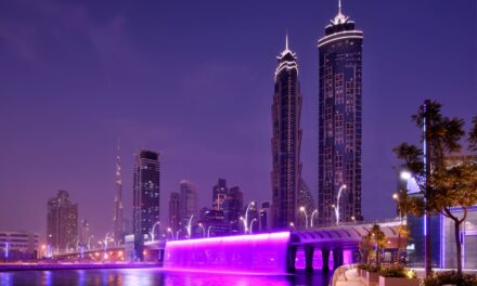 Vola a Dubai con Emirates e soggiorna gratuitamente in un hotel a 5 stelle