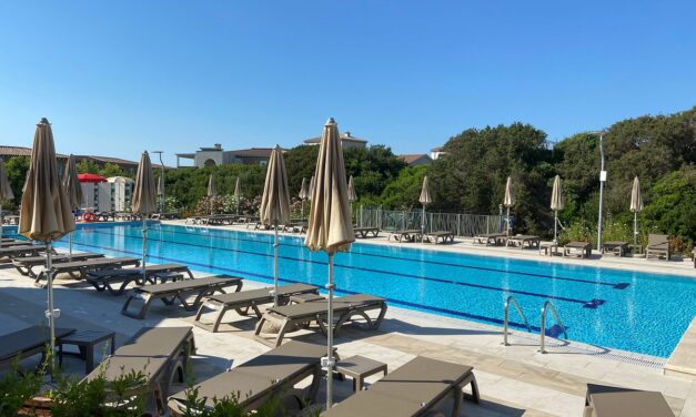 L’ESTATE IN MUSICA DI BLUSERENA A IS SERENAS BADESI VILLAGE  CON RTL 102.5, RADIO FRECCIA, RADIO ZETA E RTL 102.5 NEWS