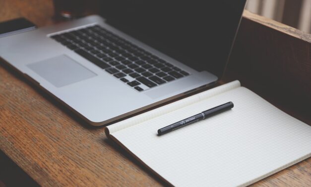 IL SOLITO LAPTOP PRENDE FUOCO A BORDO…