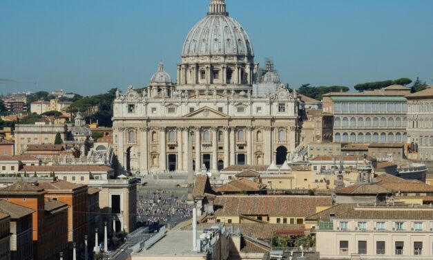 Vaticano, il potere invisibile