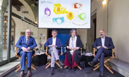 Presentato al Chiostro del Piccolo Teatro di Milano il cartellone di Arcipelaghi 2025, l’insieme di progettualità che compongono l’edizione di quest’anno di Reggio Parma Festival.
