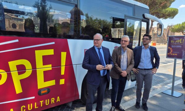 AL VIA A ROMA IL BUS DELLA CULTURA