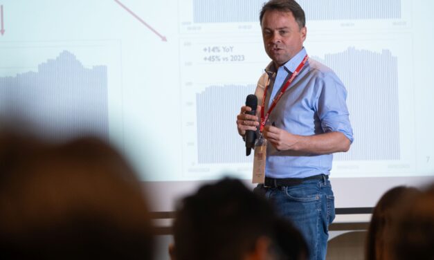 AFFITTI BREVI: IL CUORE PULSANTE DEL TURISMO MODERNO. MA CHI VUOLE FERMARLO?