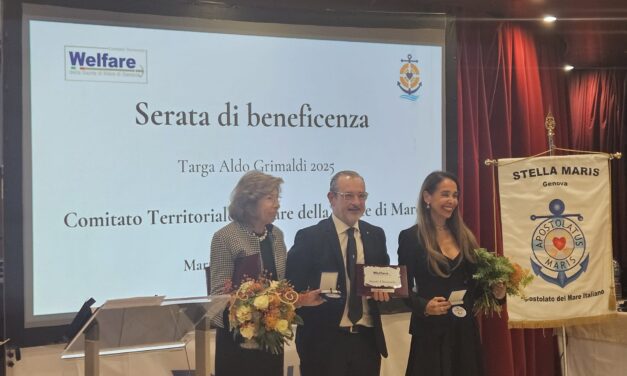 LA TARGA ALDO GRIMALDI  E’ STATA ASSEGNATA ALLA CAPITANERIA E AD ASSAGENTI