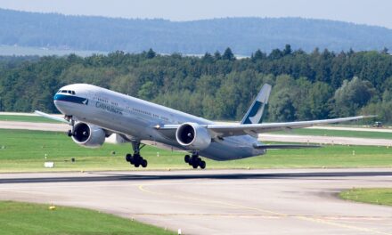 Cathay Pacific rafforza la rotta Roma–Hong Kong. Quattro voli settimanali nell’estate 2026