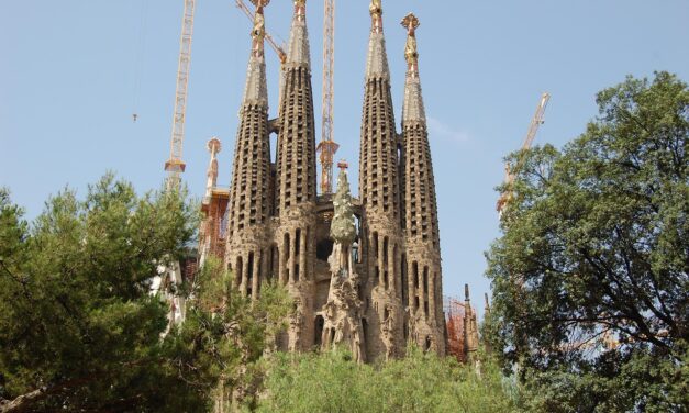 LA SAGRADA FAMÍLIA COMPIE UN NUOVO PASSO VERSO IL CIELO