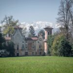 Alla scoperta degli oltre 160 esemplari di camelie, tra le varietà più antiche e rare d’Italia. Nel Parco del Castello di Miradolo di San Secondo di Pinerolo (TO) appuntamenti da non perdere