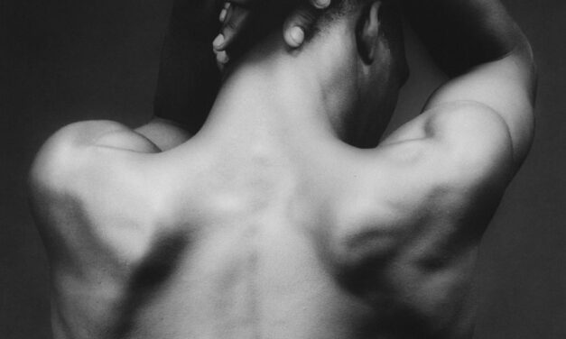 Robert Mapplethorpe all&rsquo;Ara Pacis: l&rsquo;apoteosi della forma e della bellezza classica