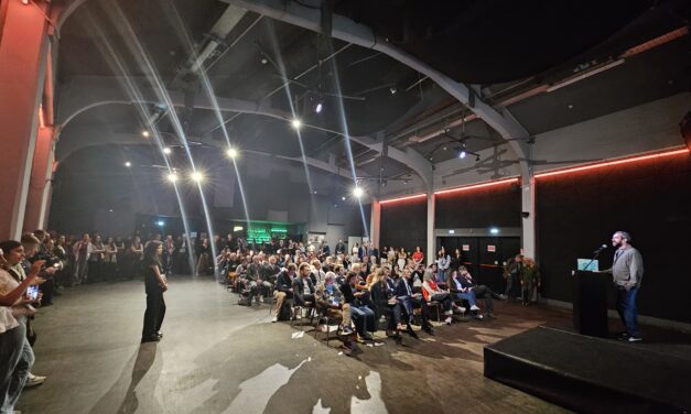 IL GIARDINO MANIFESTO DI SANTERIA  A MILANO