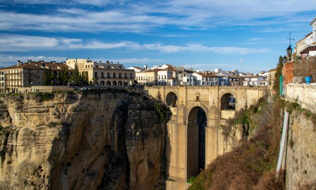 SPAGNA 2026: SEI NUOVI MODI DI VIAGGIARE TRA NATURA, GASTRONOMIA E TERRITORI DA SCOPRIRE