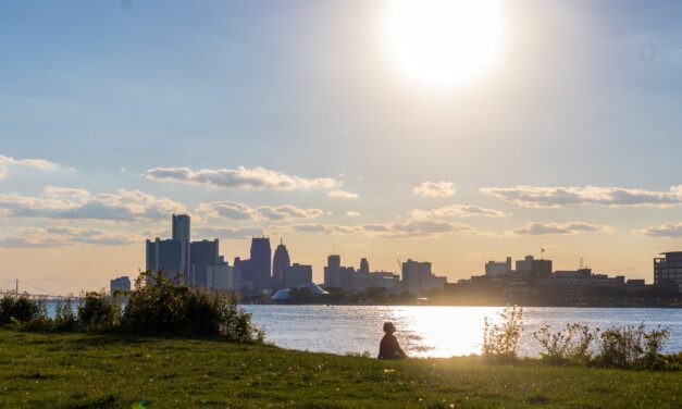 DETROIT ALL&rsquo;ARIA APERTA: LA CITT&Agrave; CHE SORPRENDE TRA RIVERFRONT, PARCHI E ROOFTOP