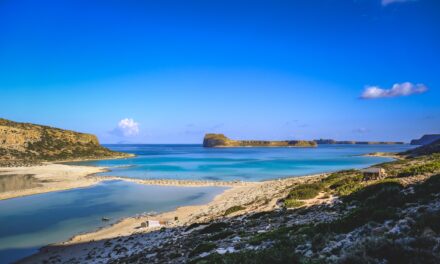 Il profumo del mito, il colore del vento: viaggio nell’anima della Grecia