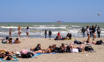 Riccione cala l’asso: maggio e ponte del 2 giugno da record, l’estate è già in cassaforte