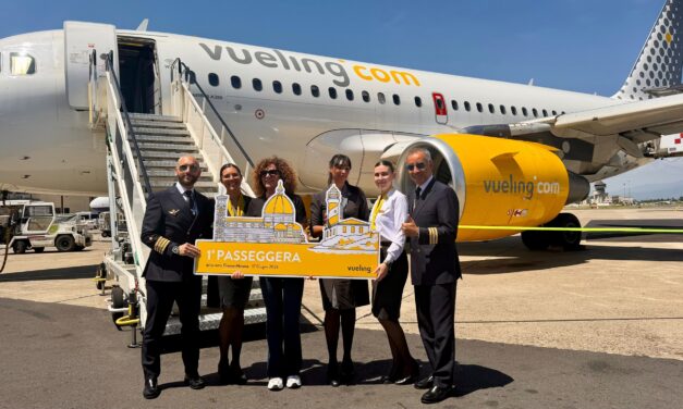 Vueling: nuovo ponte aereo tra la Toscana e le Baleari. Decollato il primo volo diretto per l’isola della biosfera
