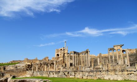 Tunisia, il canto del deserto e le ombre della storia