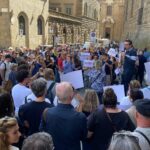PROTESTA A FIRENZE: LA FILIERA DELLE LOCAZIONI BREVI SCENDE IN PIAZZA PER TUTELARE L&rsquo;OCCUPAZIONE
