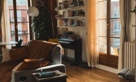 Allarme vacanze: su Airbnb le truffe crescono di 30 volte con il furto d’identità dei “Superhost”