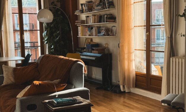 Allarme vacanze: su Airbnb le truffe crescono di 30 volte con il furto d’identità dei “Superhost”