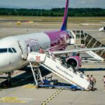 Volare con la tecnologia: la guida pratica firmata Wizz Air per preparare la valigia